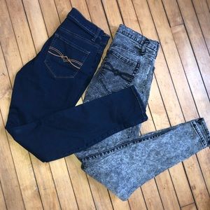 Lot of 3 skinny jeans